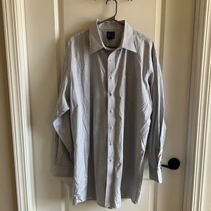 Jos. A. Bank Traveler’s Collection 18-36 Navy Small Square Dress Shirt.